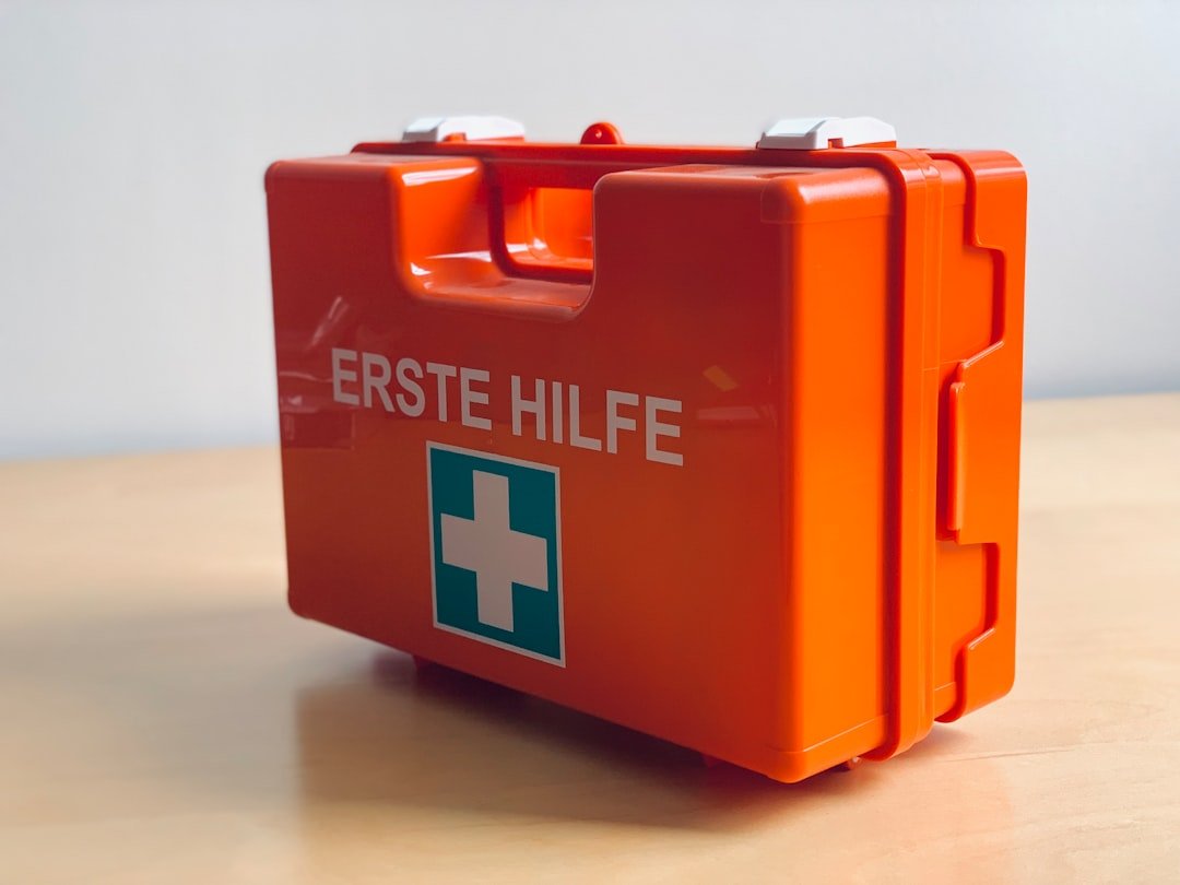 orange-erste-hilfe-med-kit-j-ped4hd32q